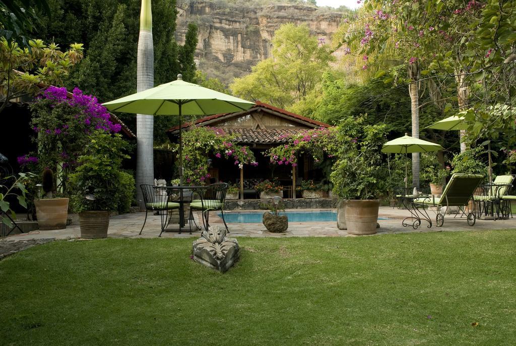 Bed and Breakfast Casa Navacoyan Malinalco Exterior foto